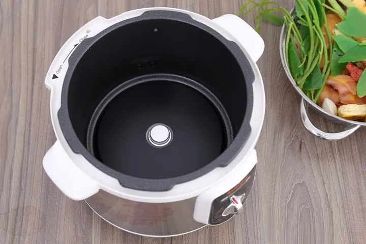 Nồi áp suất điện Supor SPC50YA310VN 5L - Thiết kế sang trọng, 7 chế độ nấu, tiết kiệm thời gian cho gia đình 4-6 người.
