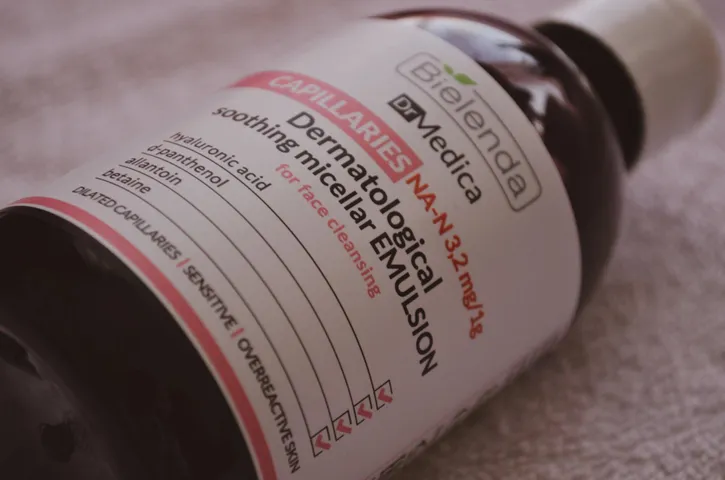 Sữa Rửa Mặt Tẩy Trang Bielenda Dr Medica Capillaries 250ml - Dành Cho Da Khô Nhạy Cảm, Làm Sạch Dịu Nhẹ, Giảm Kích Ứng