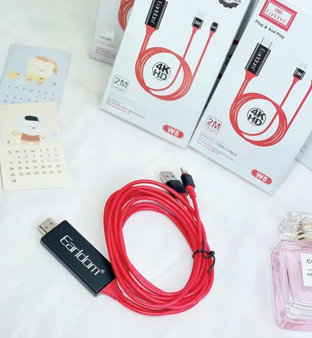 Cáp HDMI Earldom ET-W5 - Chuyển Đổi Tín Hiệu Lightning Sang HDMI Full HD 1080P Cho iPhone/iPad, Dài 2 Mét, Chất Lượng Cao