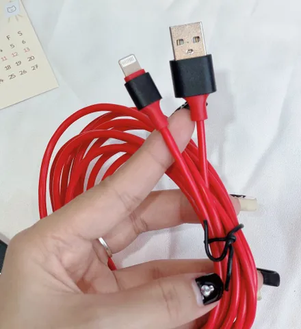 Cáp HDMI Earldom ET-W5 - Chuyển Đổi Tín Hiệu Lightning Sang HDMI Full HD 1080P Cho iPhone/iPad, Dài 2 Mét, Chất Lượng Cao
