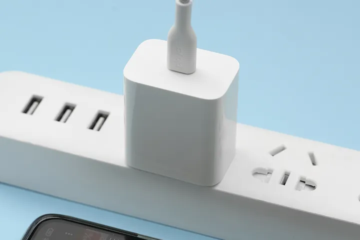 Củ sạc nhanh Mophie Power Delivery 20W USB Type-C - Sạc nhanh cho iPhone và thiết bị khác, kích thước nhỏ gọn dễ mang theo