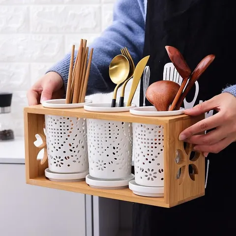 Set 3 Ống Cắm Đũa Gốm Sứ Cao Cấp Kèm Kệ Gỗ - Bộ Dụng Cụ Nhà Bếp Thân Thiện Với Môi Trường, Chất Liệu An Toàn