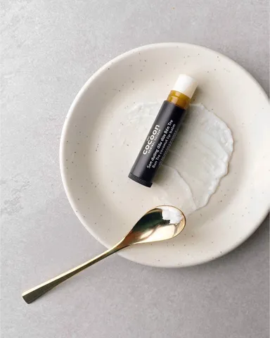 Son Dưỡng Dầu Dừa Cocoon Bến Tre Coconut Lip Balm - Dưỡng Ẩm Môi, Thảo Dược Thiên Nhiên, Thuần Chay, Hương Kẹo Dừa Ngọt Ngào