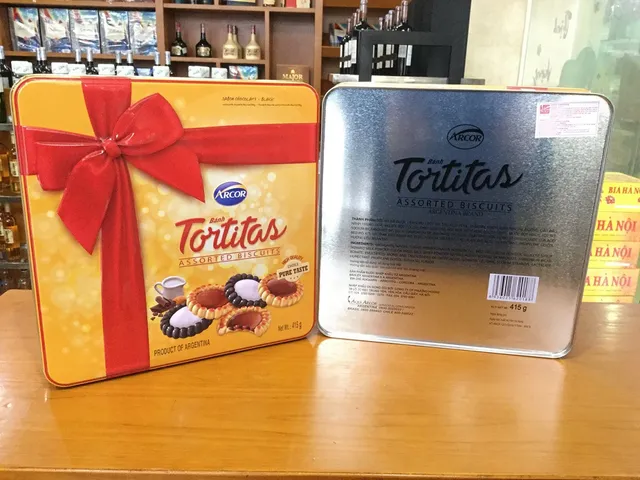 Bánh Quy Kem Arcor Tortitas Hộp Thiếc 415g - Hương Vị Đặc Sắc, Quà Tặng Lễ Tết Sang Trọng cho Người Thân và Bạn Bè