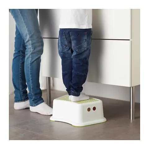 Ghế chống trượt nhà tắm Ikea Forsiktig - An toàn và tiện lợi cho bé, chất liệu nhựa Polypropylene, dễ sử dụng trong nhà bếp và phòng tắm.