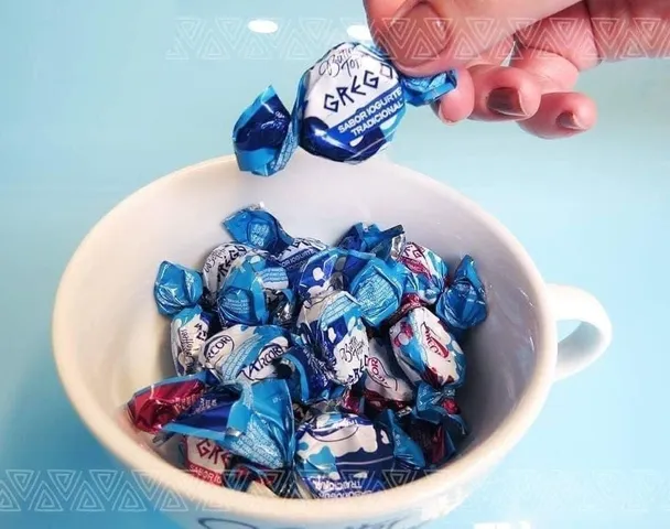 Hộp thiếc kẹo Arcor Butter Toffees vị sữa chua 332g - Hương vị kem, caramen và sữa chua thơm ngon, quà tặng hấp dẫn mọi lứa tuổi