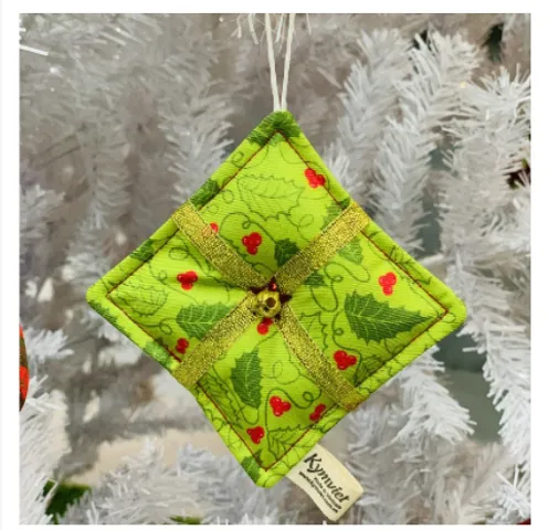 Set 6 phụ kiện trang trí Noel handmade Kymviet - Cây thông, sao, lót cốc, chuông, bánh donut và tất vớ - Tô điểm không gian Giáng sinh sắc màu