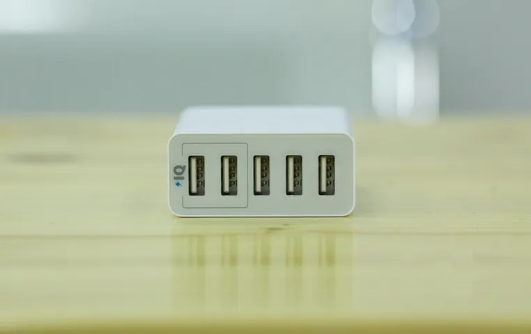Bộ sạc 5 cổng Anker A2134 PowerPort Lite - Sạc nhanh cho 5 thiết bị USB, nhỏ gọn, tiện lợi cho người di chuyển