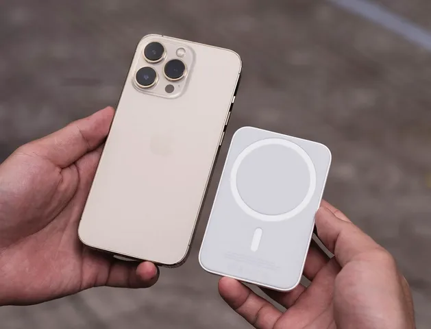 Pin Dự Phòng MagSafe 4200 mAh Cho iPhone 8 Trở Lên - Sạc Không Dây Tiện Lợi Cho iPhone 12/13 Pro Max, AirPods, Apple Watch