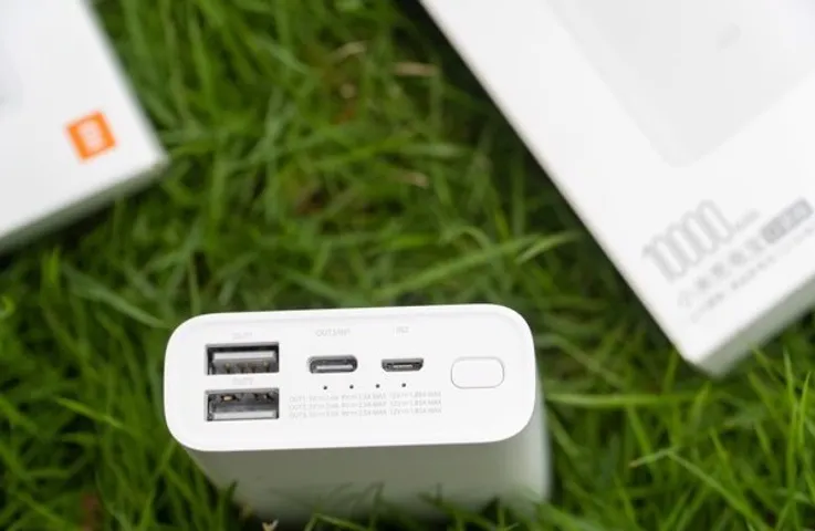 Sạc Pin Dự Phòng Xiaomi Pocket PB1022ZM 10000mAh - Sạc Nhanh PD và QC3.0, 3 Cổng Sạc, Thiết Kế Hiện Đại, Tiện Lợi Mang Theo