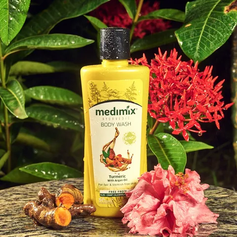 Sữa tắm Medimix nghệ & dầu Argan 300ml - Tẩy tế bào chết, làm sáng da, giảm vết thâm, an toàn cho mọi loại da, không chứa hóa chất độc hại.