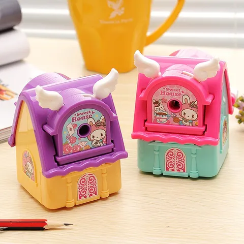 Gọt chì quay tay Deli 731 hình ngôi nhà bay có cánh - Thiết kế sáng tạo, lưỡi dao sắc và khay chứa vụn chì, phụ kiện học tập dễ thương