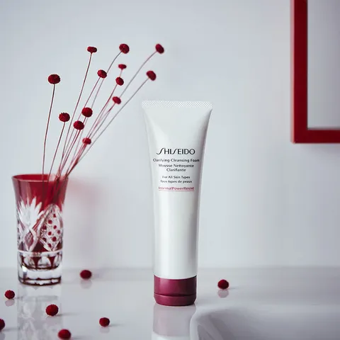 Sữa Rửa Mặt Tẩy Da Chết Shiseido Clarifying Cleansing Foam 125ml - Sạch Sâu, Làm Sáng Da, Chăm Sóc Da Cao Cấp Nhật Bản