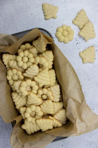 Bộ Dụng Cụ Nhấn Bánh Cookies Press Nhựa 13 Mặt & 6 Đui - Dễ Sử Dụng và Vệ Sinh, An Toàn Cho Sức Khỏe