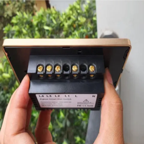 Công Tắc Cảm Ứng Viền Nhôm Zigbee Mặt Kính Phẳng Chữ Nhật - Thiết Bị Thông Minh Điều Khiển Qua Điện Thoại Tuya Smart