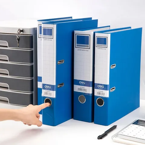 Bìa đựng tài liệu Deli Khổ A4 FC màu xanh dương - Chất liệu PP bền, thiết kế văn phòng chuyên nghiệp, kẹp chắc chắn, chống nước.