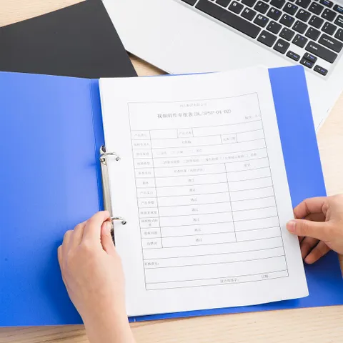 File Kẹp Tài Liệu Còng Nhẫn 2 Càng A4 Deli E5382 - Chất Liệu Cao Cấp, Bền Bỉ, Dễ Dàng Sắp Xếp Tài Liệu, Phù Hợp Văn Phòng