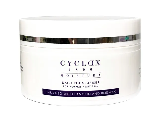 Kem Dưỡng Ẩm Hằng Ngày Cyclax 50g - Dành Cho Da Thường Đến Da Khô, Cấp Ẩm, Duy Trì Độ Mịn Mướt, Hương Thơm Nhẹ Nhàng
