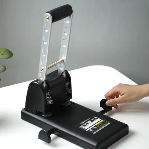 Máy Đục Lỗ Đại 100 Tờ Deli E0130 - Thiết Kế Tiện Dụng, Chất Liệu Kim Loại Bền, Dễ Sử Dụng Với 1 Tay
