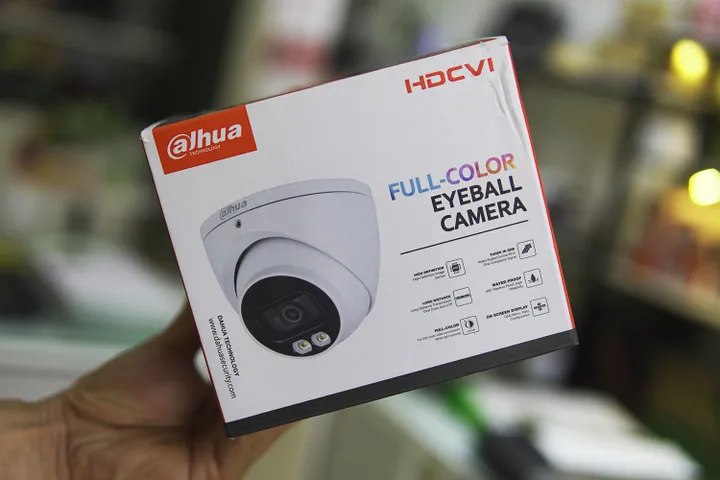 Camera Dahua DH-HAC-HDW1239TP-LED 2MP Full Color Starlight HDCVI với Đèn LED Hỗ Trợ Ánh Sáng 40m, Chống Nước IP67