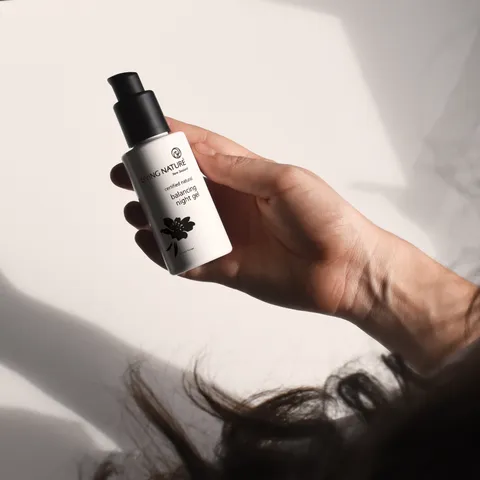 Gel Dưỡng Da Ban Đêm Living Nature Balancing Night - Cấp Ẩm, Tái Tạo và Trẻ Hóa Da Từ Thành Phần Tự Nhiên - Hỗ Trợ Da Dầu, Da Hỗn Hợp 50ml/60ml