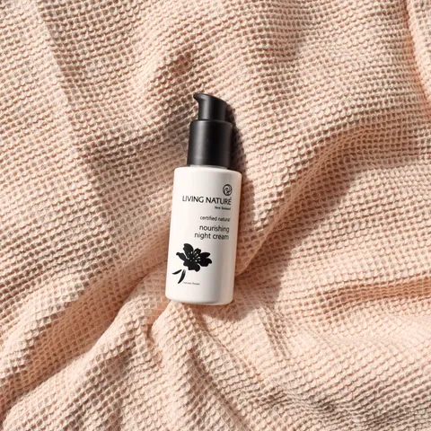 Kem Dưỡng Da Nourishing Day Cream 60ml - Giúp Cung Cấp Độ Ẩm & Trẻ Hóa Da Thường và Da Khô với Mật Ong Manuka