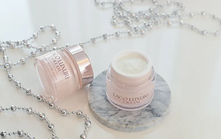 Kem Dưỡng Ngày Laco Luxury Cream Chiết Xuất DNA Cá Hồi - Phục Hồi Da, Chống Nắng, Dưỡng Trắng, Thay Kem Nền 30g