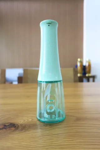 Máy tăm nước cầm tay Roaman W10 - Làm sạch răng miệng hiệu quả với 5 chế độ và 4 đầu tăm tiện dụng, thiết kế nhỏ gọn, sạc USB.