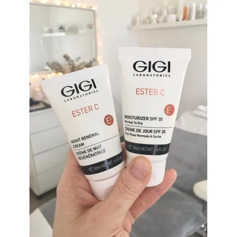 Kem Dưỡng Ẩm Ban Ngày Gigi Ester C Moisturizer SPF20 Cho Da Thường Đến Khô - Cung Cấp Độ Ẩm và Bảo Vệ Da Tốt Nhất