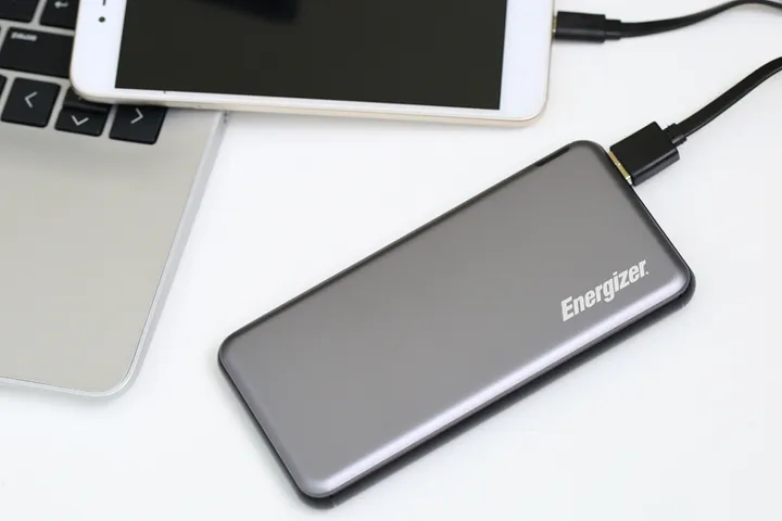 Pin sạc dự phòng Energizer UE10046 10.000 mAh Polymer - 2 cổng USB, thiết kế gọn nhẹ, sạc nhanh cho điện thoại và thiết bị di động