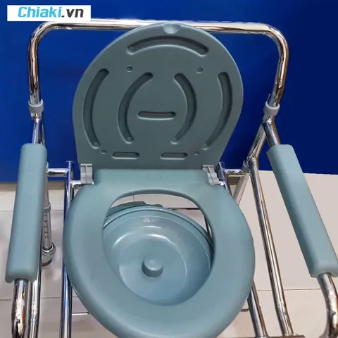 Ghế bô vệ sinh có bánh xe di chuyển Lucass GX-300 - Thiết kế chắc chắn, tiện lợi cho người già và người gặp khó khăn trong việc đi lại.