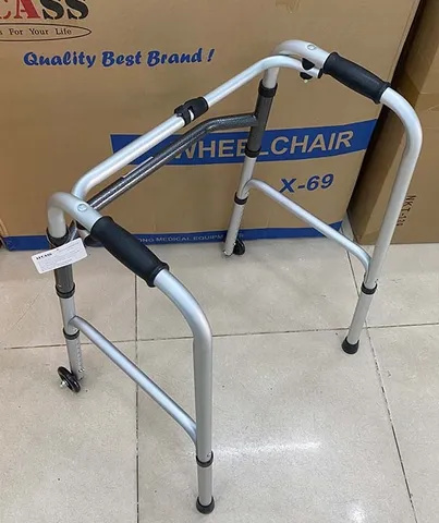 Khung tập đi Lucass W-47 hợp kim nhôm siêu nhẹ - Thiết bị hỗ trợ người cao tuổi và phục hồi chức năng đi lại hiệu quả
