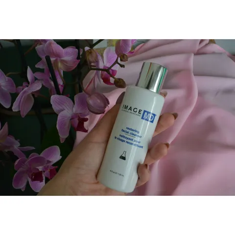Sữa Rửa Mặt Hỗ Trợ Trẻ Hóa Da Image MD Restoring Facial Cleanser 118ml - Làm Sạch Sâu, Căng Bóng Da, Không Gây Khô Da
