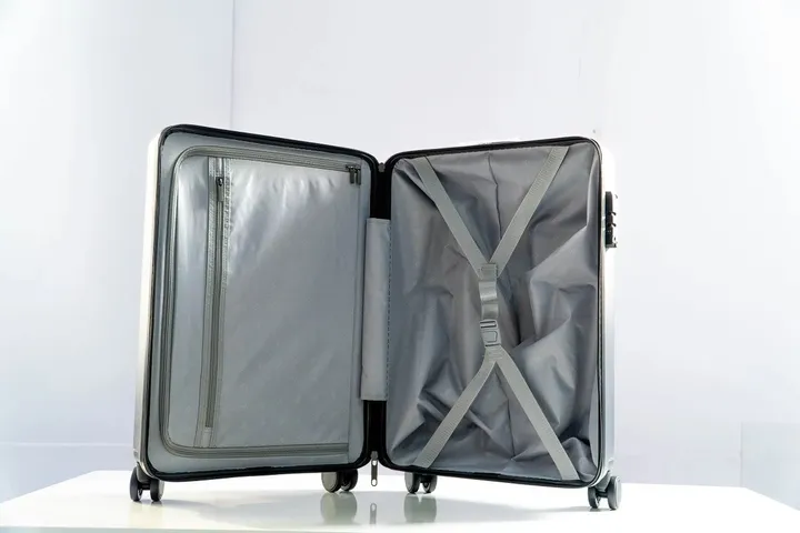 Vali Du Lịch Xiaomi 90 Point - Polycarbonate Bền Bỉ, Chống Va Đập, 4 Bánh Xoay 360 Độ - Lựa Chọn Tối Ưu Cho Mọi Chuyến Đi