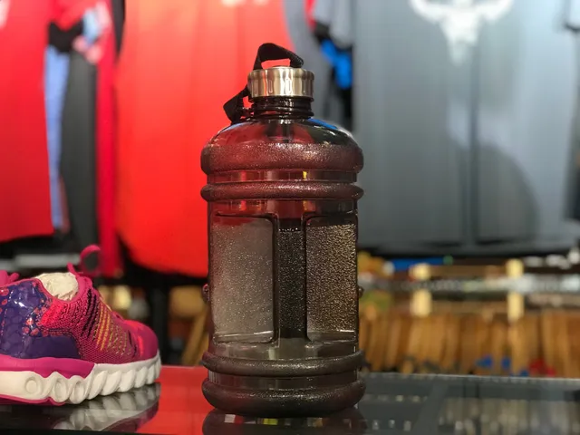 Bình Nước Thể Thao Cầm Tay MyProtein 2.2L - Dung Tích Lớn, Chất Liệu An Toàn, Thích Hợp Cho Tập Gym, Du Lịch, Chạy Bộ