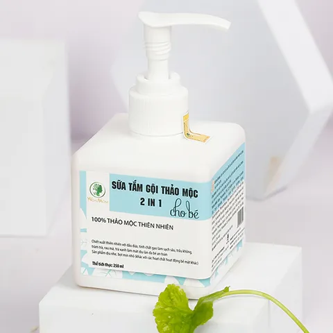 Sữa Tắm Gội Thảo Mộc 2in1 Wonmom Dành Cho Bé - Chiết Xuất Tự Nhiên An Toàn, Mịn Màng, Giúp Bé Ngủ Ngon Hơn 250ml