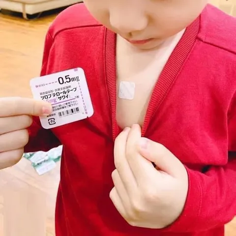 Miếng dán hỗ trợ giảm ho Sawai Tulobuterol 0.5mg Nhật Bản cho bé - Giải pháp hô hấp an toàn cho trẻ từ 6 tháng đến 3 tuổi