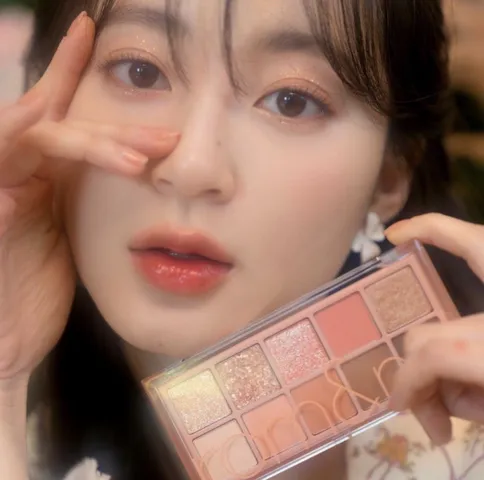 Bảng Phấn Mắt Romand Better Than Eye Palette 10 Ô Màu Lấp Lánh - Phấn Trang Điểm Đến Từ 