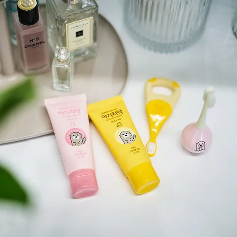 Kem đánh răng MyBEE Hàn Quốc cho bé 0-2 tuổi, tự nhiên an toàn, hương chuối dâu thơm, hỗ trợ làm sạch răng miệng, có thể nuốt được.