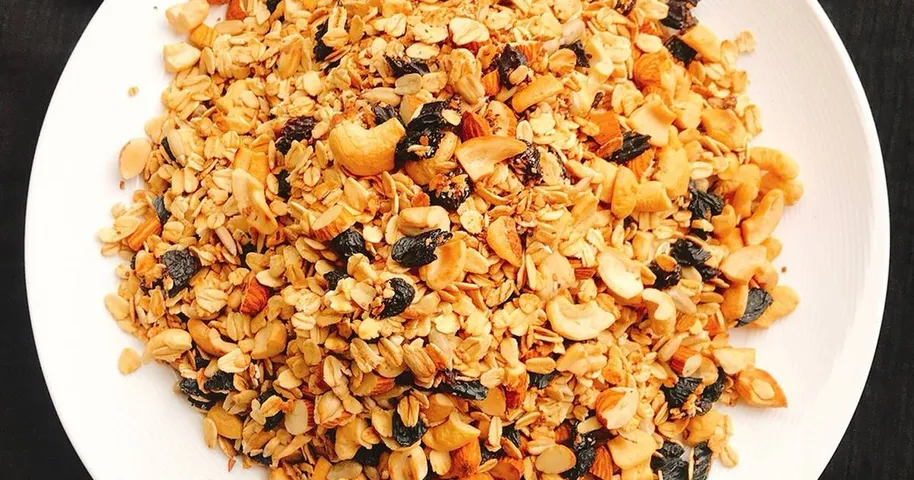 Ngũ Cốc Yến Mạch Mamafood 180g - Thơm Ngon Bổ Dưỡng, Mix 6 Loại Hạt & Trái Cây, Hỗ Trợ Giảm Cân, Thích Hợp Cho Người Ăn Kiêng