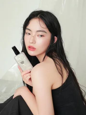 Xịt Khóa Nền Nhũ 3CE Shimmer Makeup Fixer 95ml - Giúp Lớp Trang Điểm Bền, Duy Trì Độ Tươi Mới Và Ngăn Ngừa Mụn