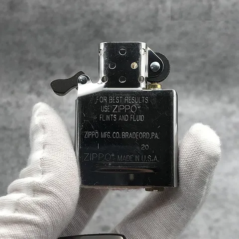 Bật lửa Zippo Emblem BK GT-R ZA-5-206B - Bật lửa chống gió cao cấp với thiết kế sang trọng và logo GT-R, thích hợp cho tín đồ đam mê xe hơi.