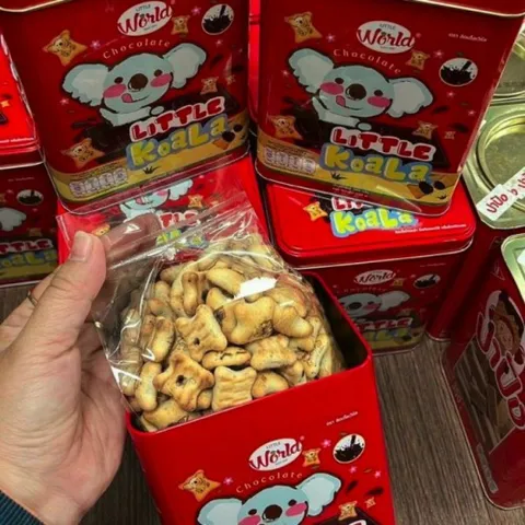 Bánh Gấu Little World Little Koala Nhân Chocolate - Hộp Thiếc Sang Trọng, Món Ngon Vặt Hấp Dẫn, Quà Tặng Lễ Tết Thú Vị