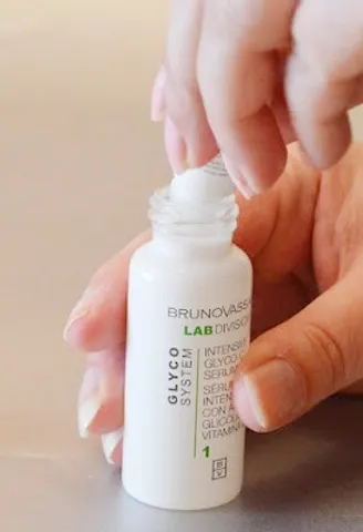 Serum Bruno Vassari Glyco C Hỗ Trợ Sáng Da - Đẩy Lùi Dấu Hiệu Lão Hóa, Tái Tạo Da, Chứa Axit Glycolic và Vitamin C, 30ml