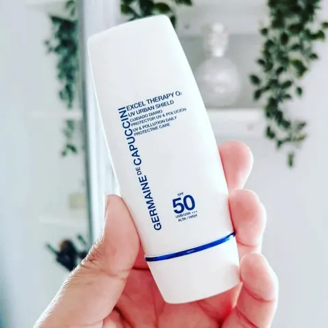 Kem Chống Nắng Excel Therapy O2 UV Urban Shield SPF50 - Bảo Vệ Da Hoàn Hảo, Chống Tia UV, Phục Hồi Da, Dành Cho Da Nhạy Cảm 30ml