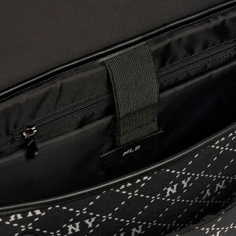 Túi Xách Trẻ Em MLB Diamond Monogram Jacquard NY Yankees - Túi Đeo Chéo Khung Chắc Chắn, Thiết Kế Thời Trang Đen