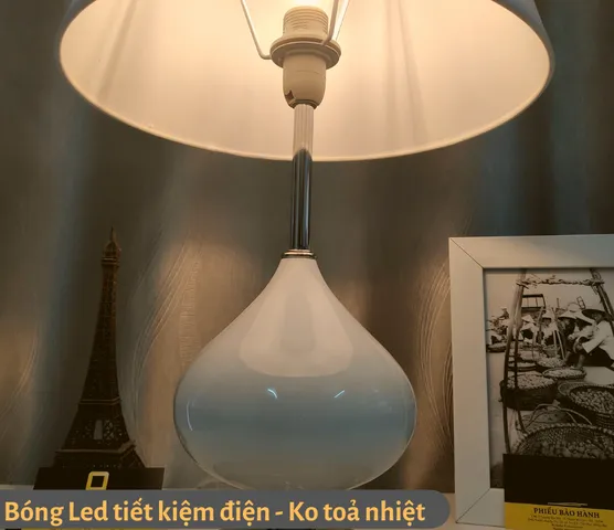 Đèn Ngủ Để Bàn Thân Sứ HUTA S10 - Thiết Kế Sang Trọng Với Ánh Sáng Dịu Nhẹ, Phù Hợp Để Đọc Sách Và Thư Giãn