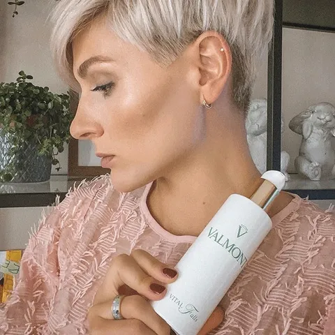 Nước Hoa Hồng Cân Bằng Da Valmont Vital Falls 150ml - Sạch Sâu, Giữ Ẩm Cho Da Nhạy Cảm, Làm Tươi Trẻ Da Tổn Thương