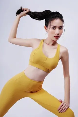Set đồ tập gym nữ Julia Livan LV22212208 - Bộ đồ yoga chất liệu co giãn, thiết kế tinh tế, thoải mái cho mọi hoạt động thể thao