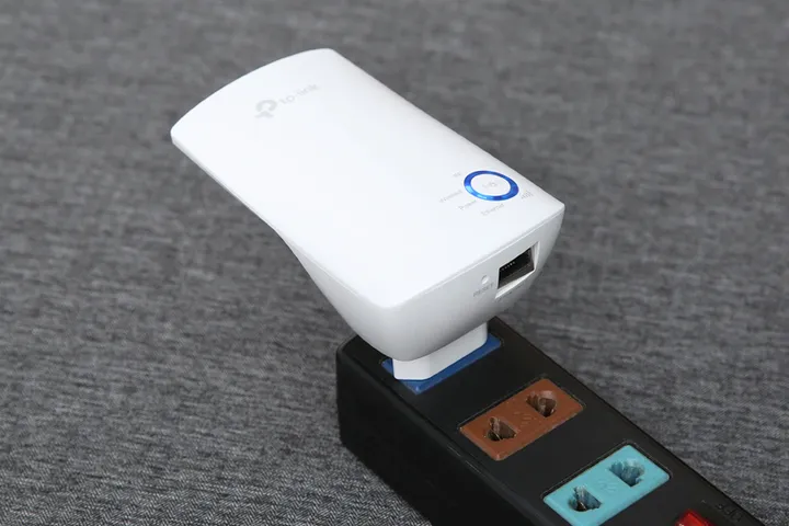 Bộ Giãn Sóng WiFi TP-Link TL-WA850RE Chuẩn N 300Mbps - Mở Rộng Tín Hiệu Wifi Tốt Nhất cho Nhà và Văn Phòng